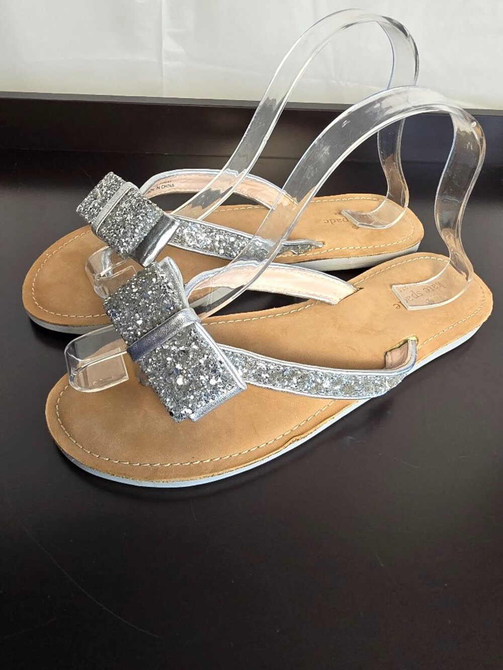 Kate Spade Icarda Silver Glitter Bow Flip Flop Thong Sandals Size 9.5